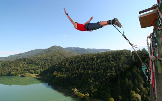 Bungee-Jumping von 96 m hoher Brücke in Kärnten