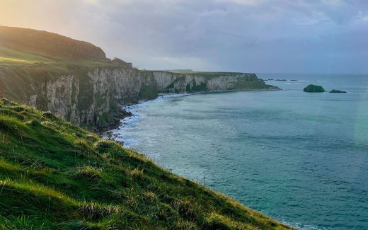 Roadtrip in Irland: Die raue Steilküste im Norden