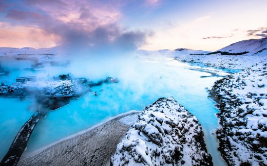 Blaue Lagune in Island: Im heißen Quellwasser baden