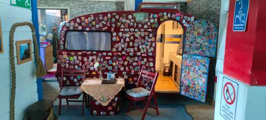 Besonderes Hostel in Bremen: Indoor-Camping im Hafen