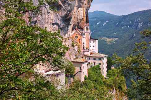 Madonna della Corona: Berühmte Bergkirche am Gardasee