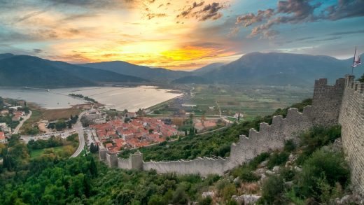 Ston: Die längste Stadtmauer Europas (5,5 km) in Kroatien