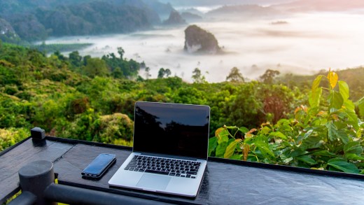 Remote arbeiten: 9 wirklich praktische Gadgets & Tipps