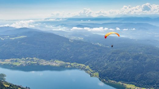 Paragleiten: Tandem-Flug über dem Ossiacher See