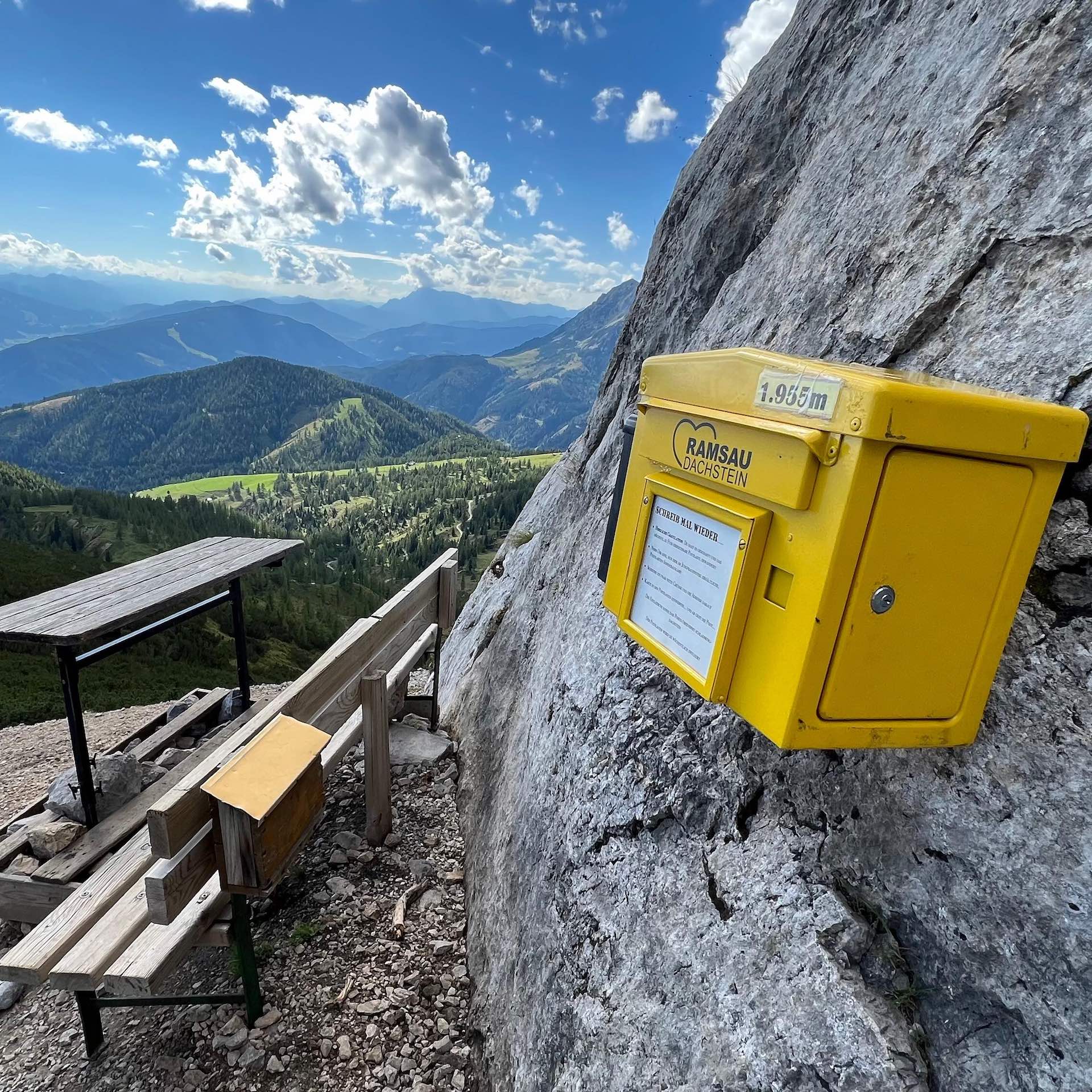 Wanderung zum höchsten Briefkasten am Dachstein