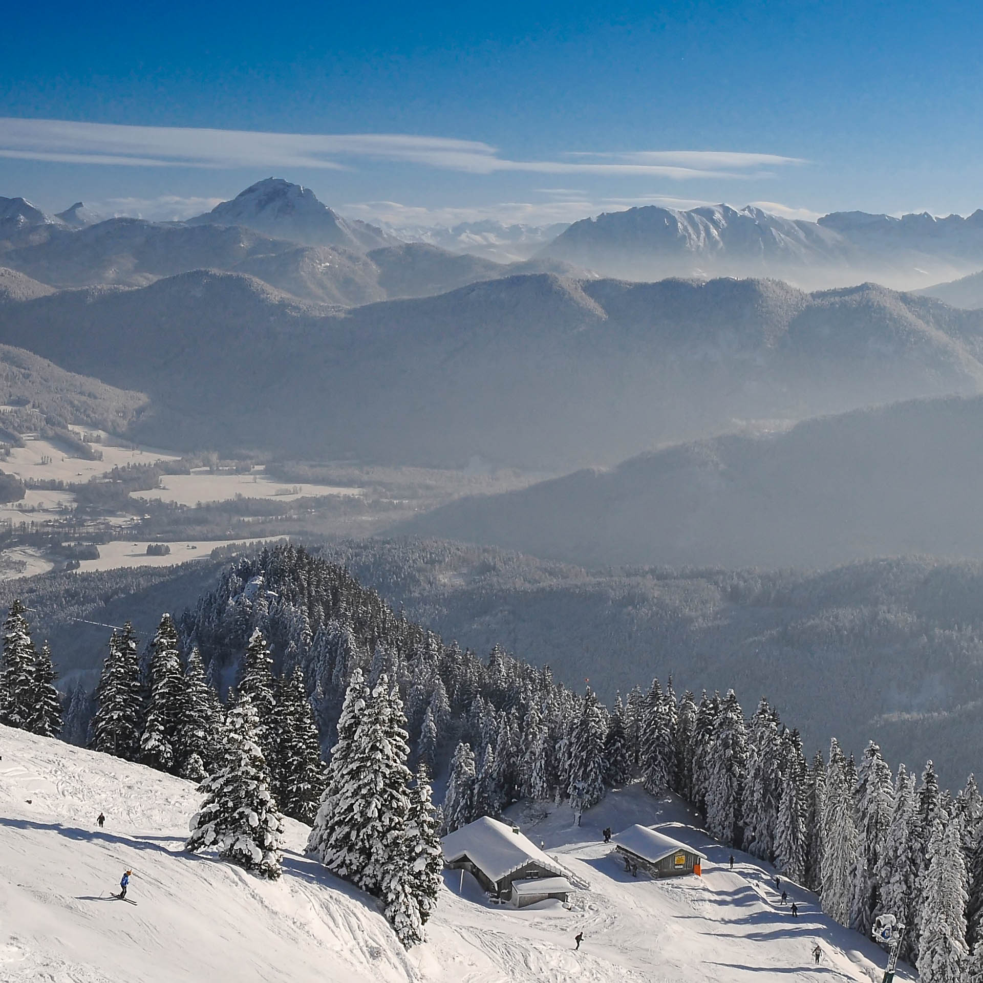 Skigebiet Brauneck: Panorama-Skifahren und urige Hütten