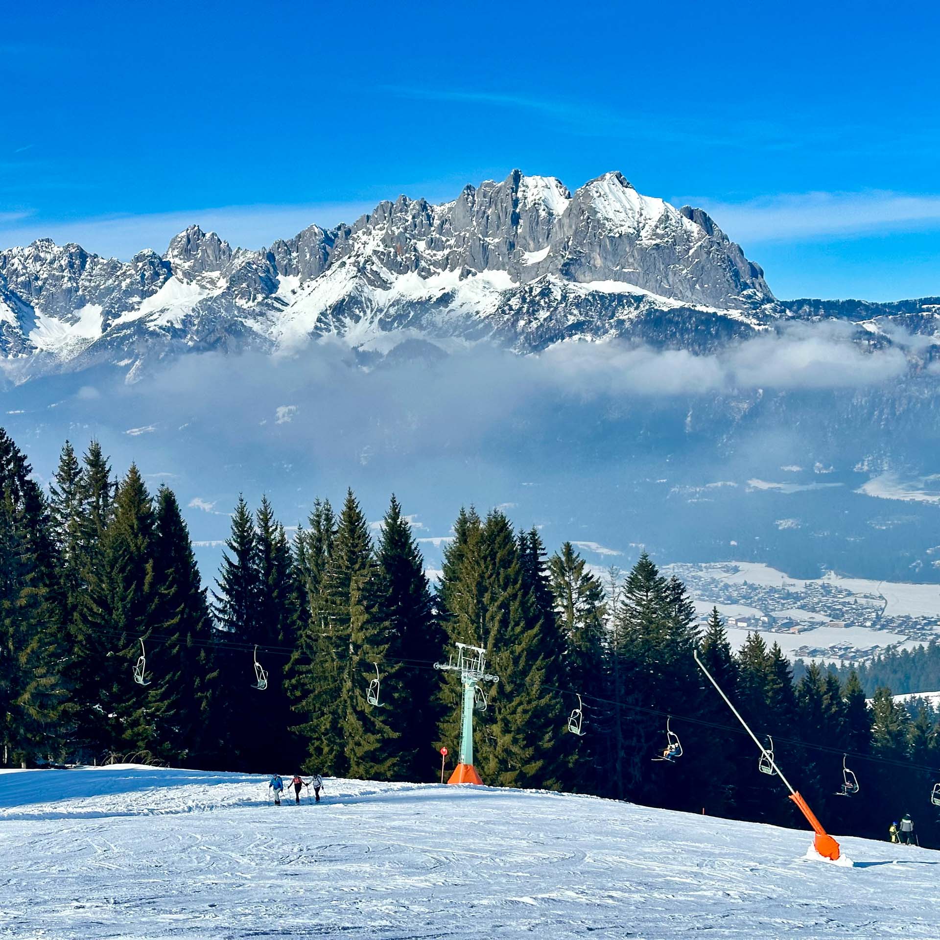 St. Johann: Familienfreundliches Skifahren mit Kaiser-Blick