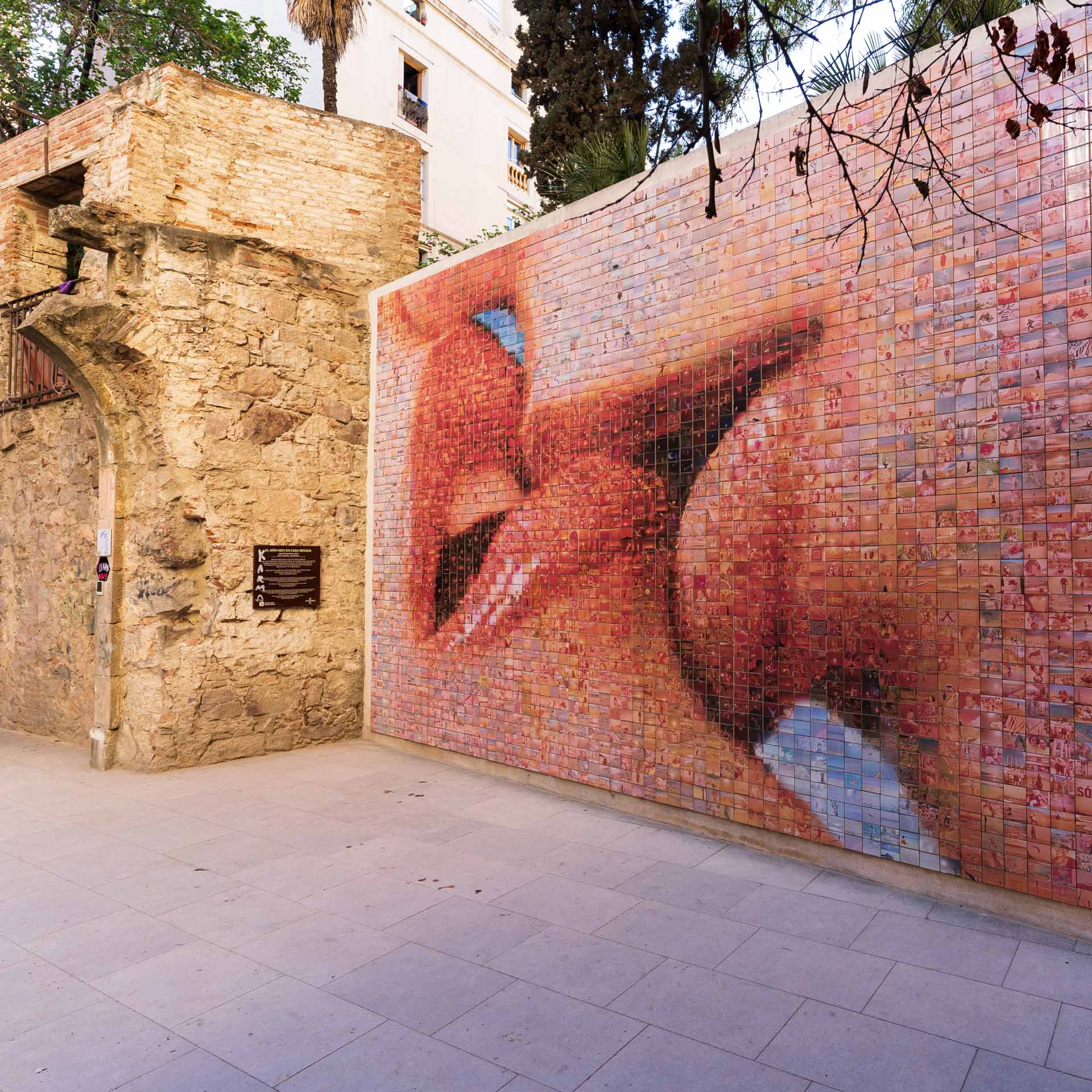 The Kiss of Freedom: Barcelonas berühmtes Mosaik