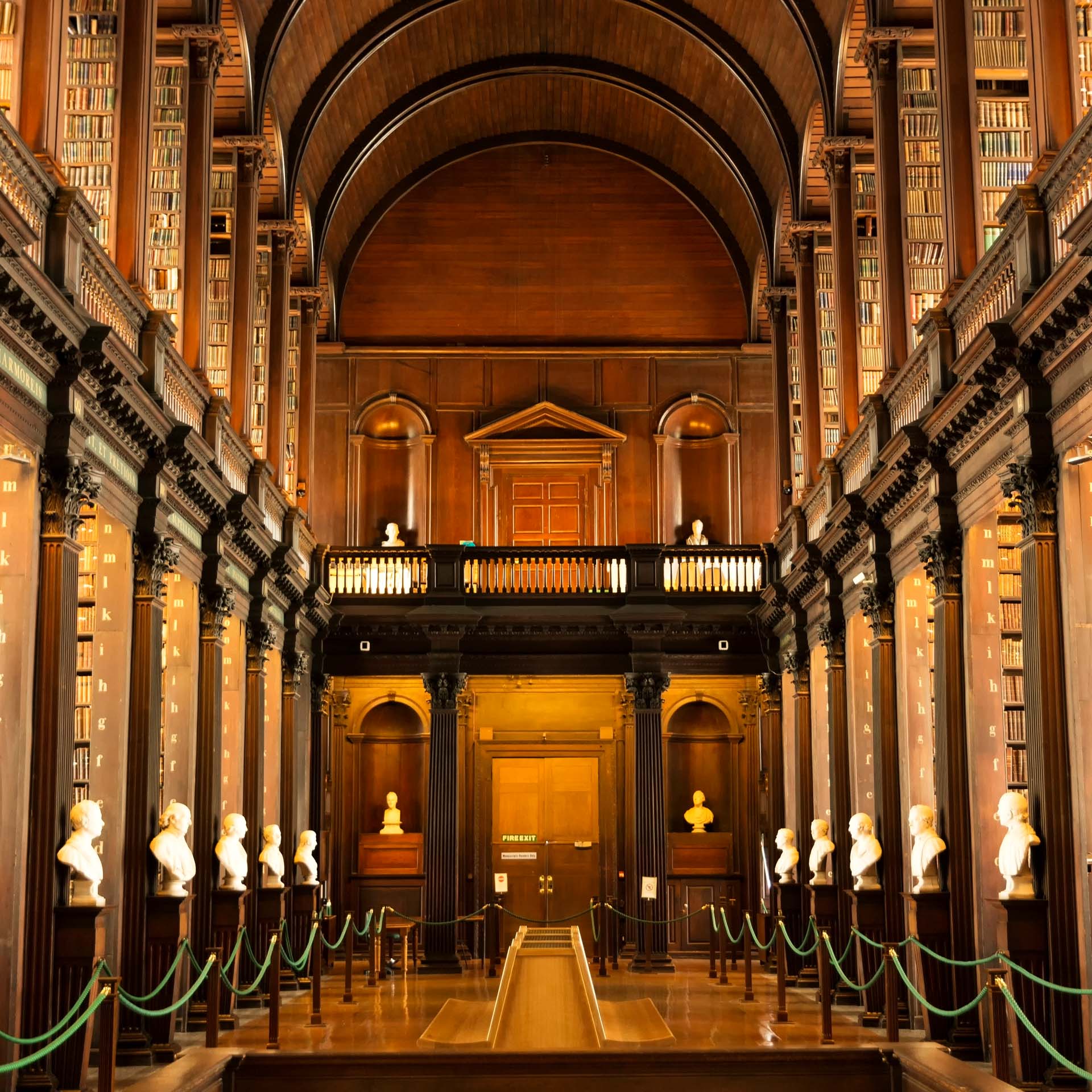 Trinity College: Atemberaubende Bibliothek in Dublin