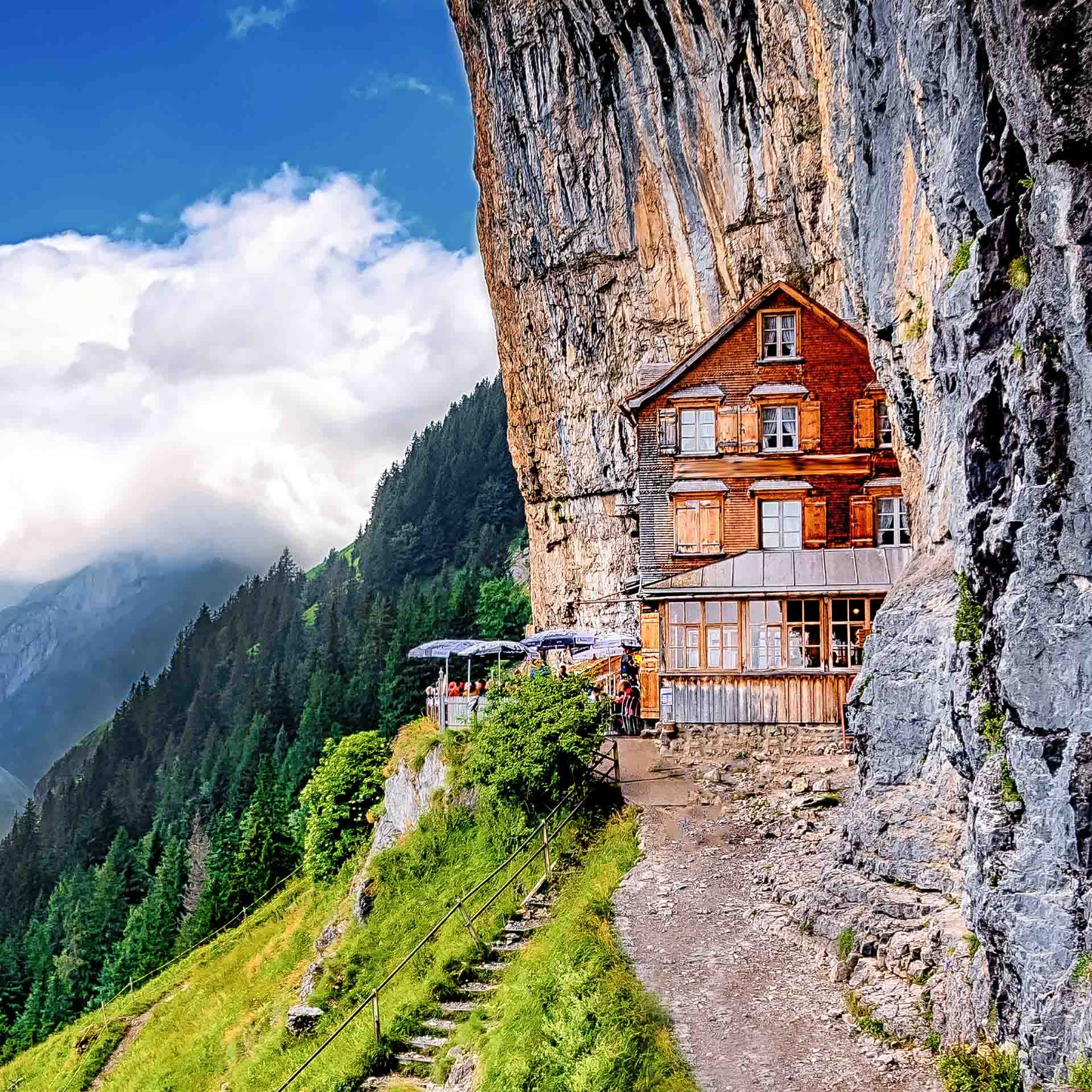 Berggasthaus Aescher: Wanderung zum Holzhaus im Berg
