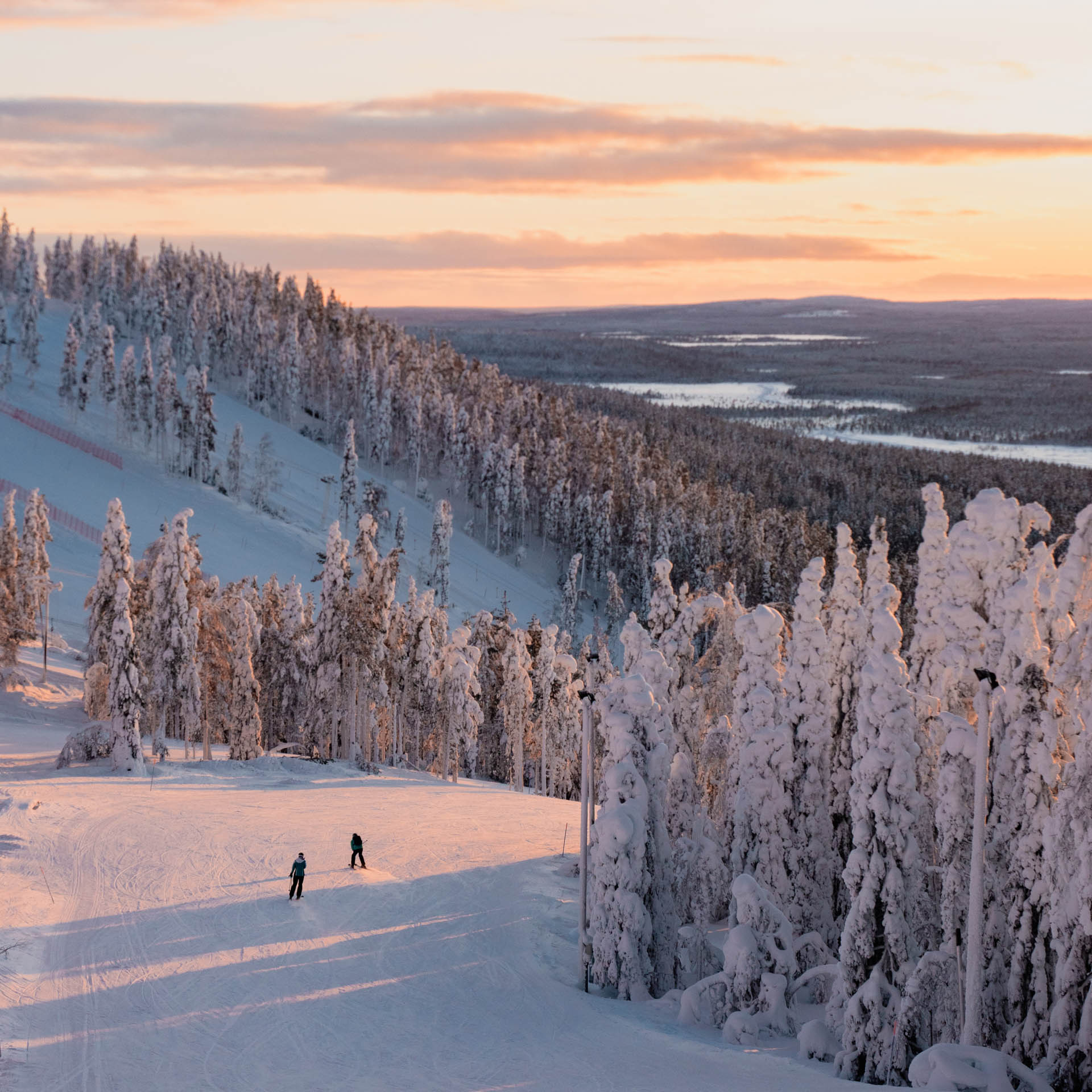 Skifahren in Finnland: Arktische Traum-Kulisse bei -20 Grad