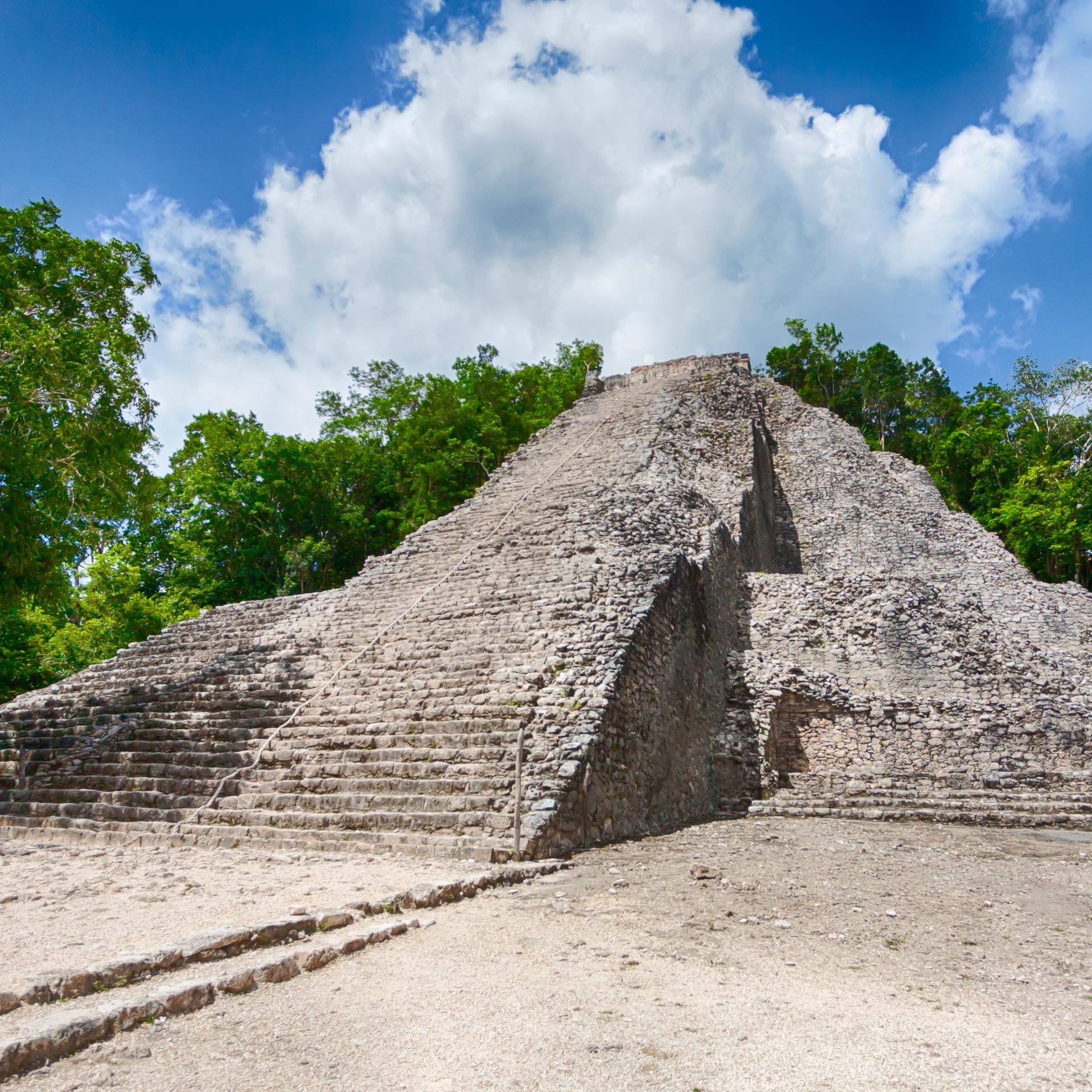 Nohoch Mul Pyramide: Dschungel-Ruinen Mexikos