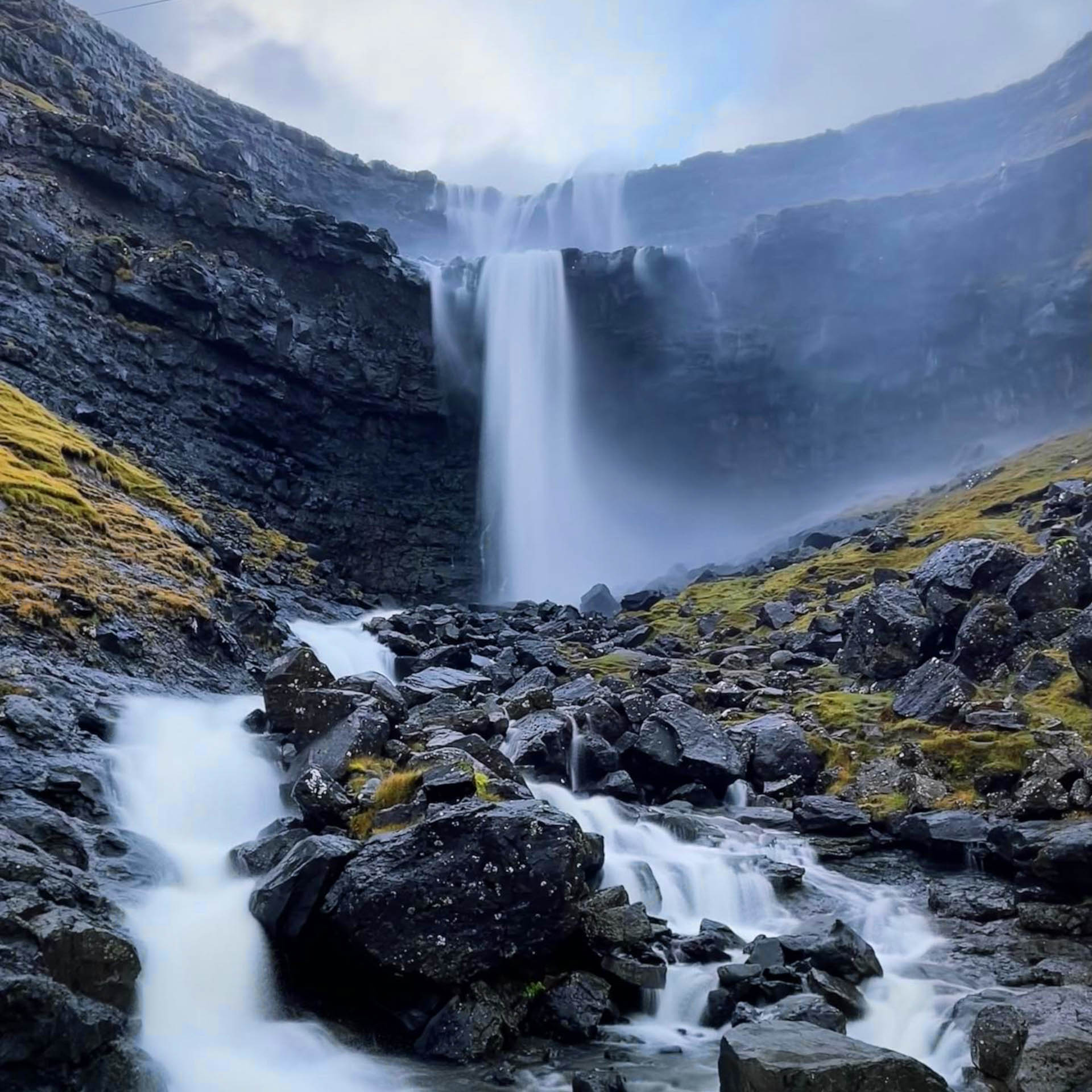 Fossa: Höchster Wasserfall der Färöer-Inseln