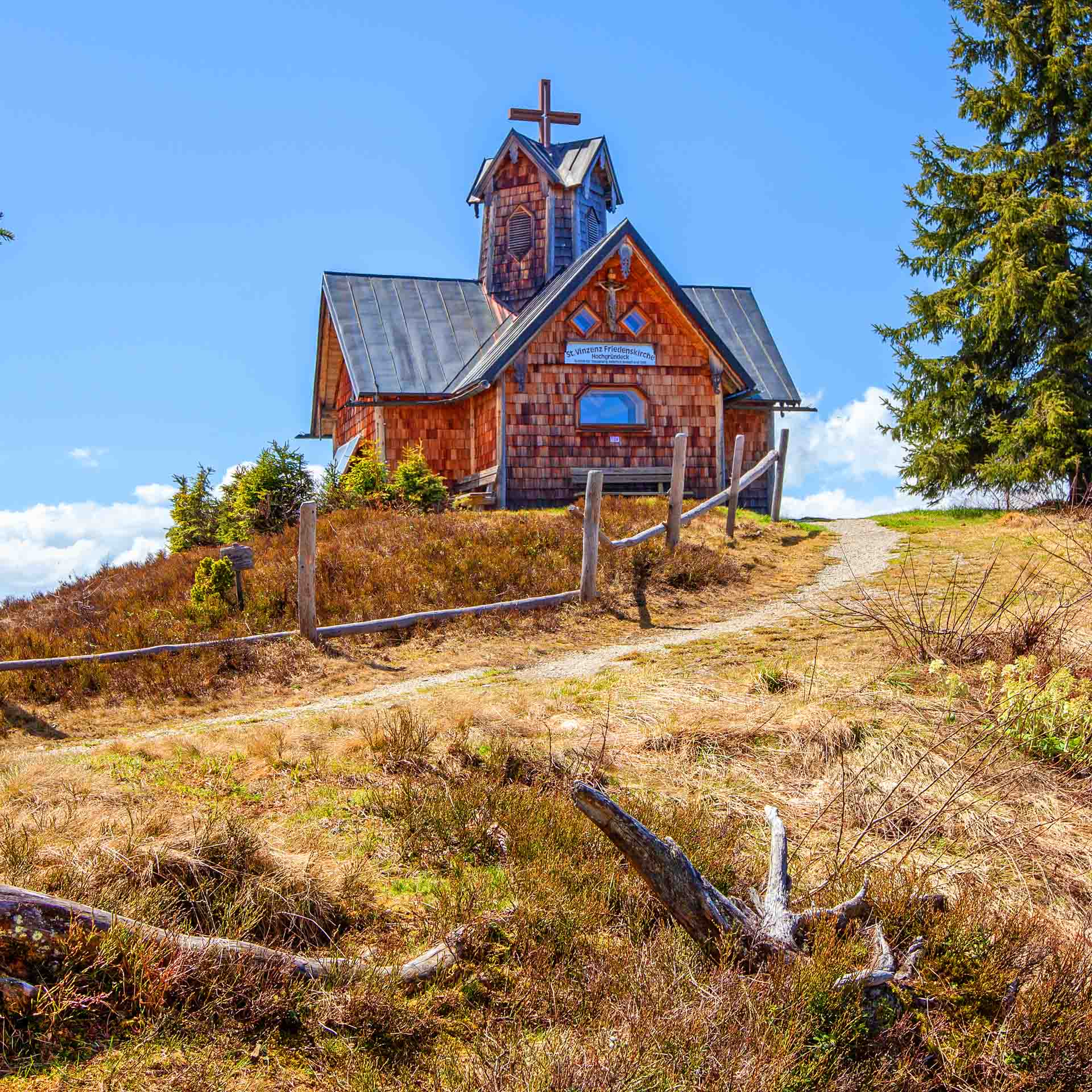 Wanderung zur Friedenskirche am Hochgründeck