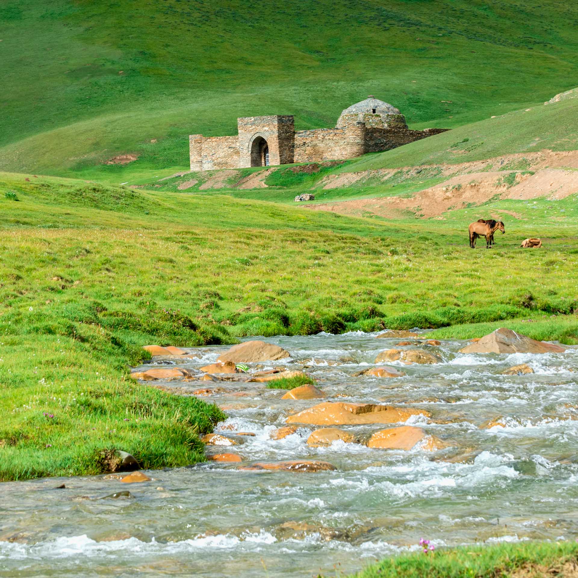 Tash Rabat: Reitabenteuer zum Chatyr-Kul in Kirgistan