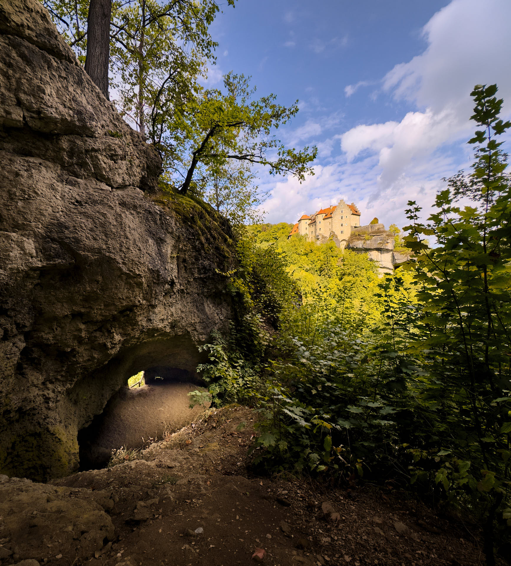 Burg Rabenstein: Promenadenweg durch spektakuläre Höhlen